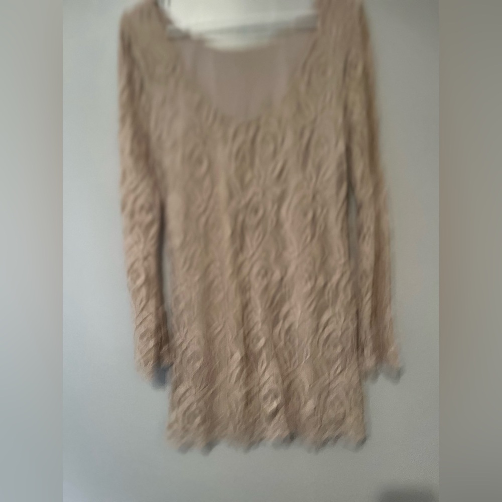 ๐ค Cream Lace Low-Back Bodycon Dress - Size Small/Medium ๐ค - Picture 4 of 7